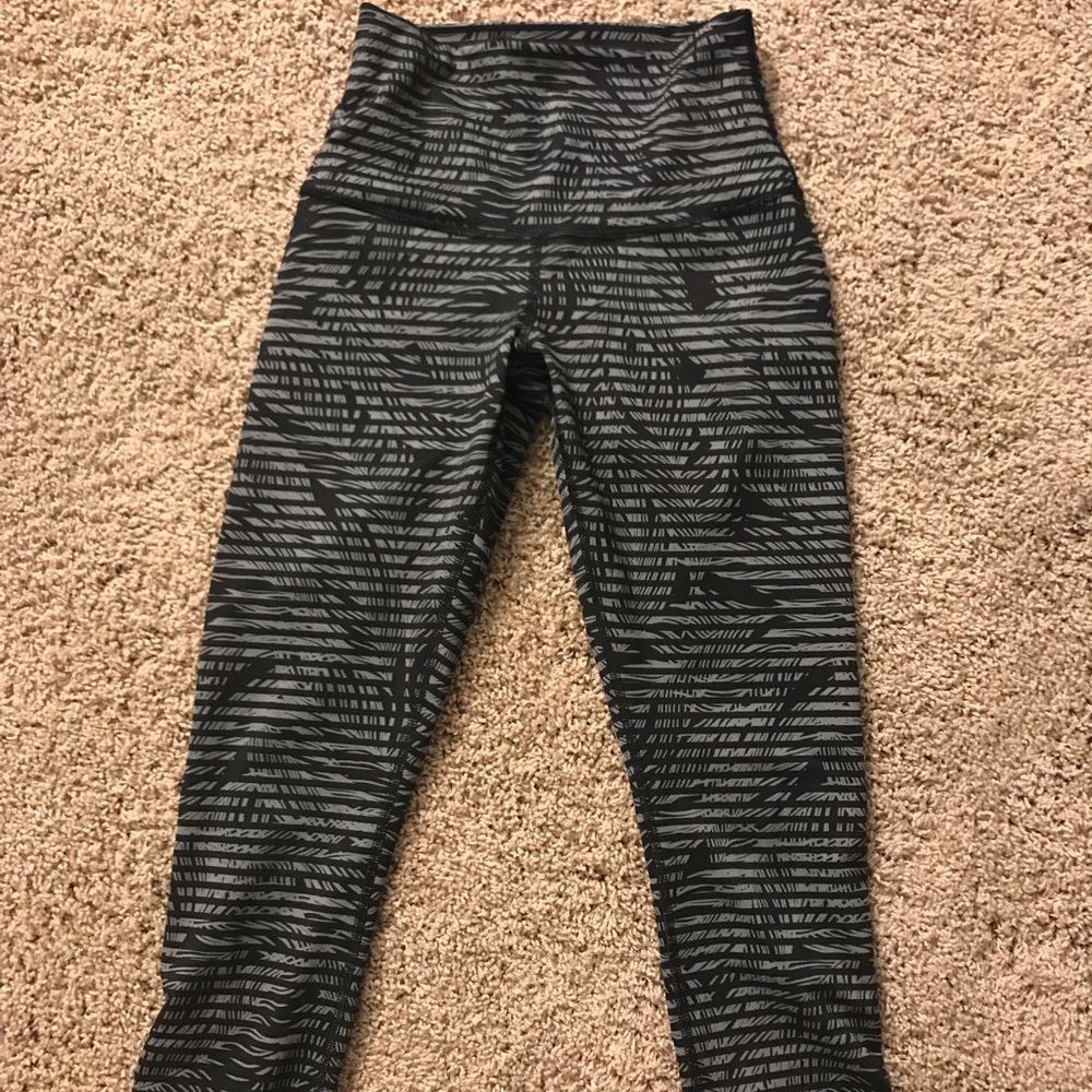 Cropped high waisted lululemon pants
